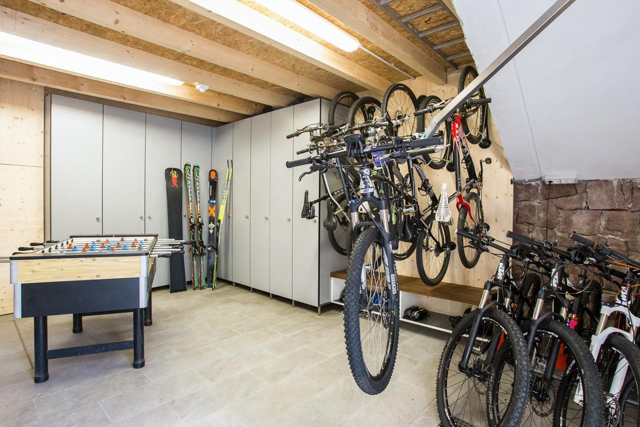 Appartements Sonneck Funes  Exteriör bild