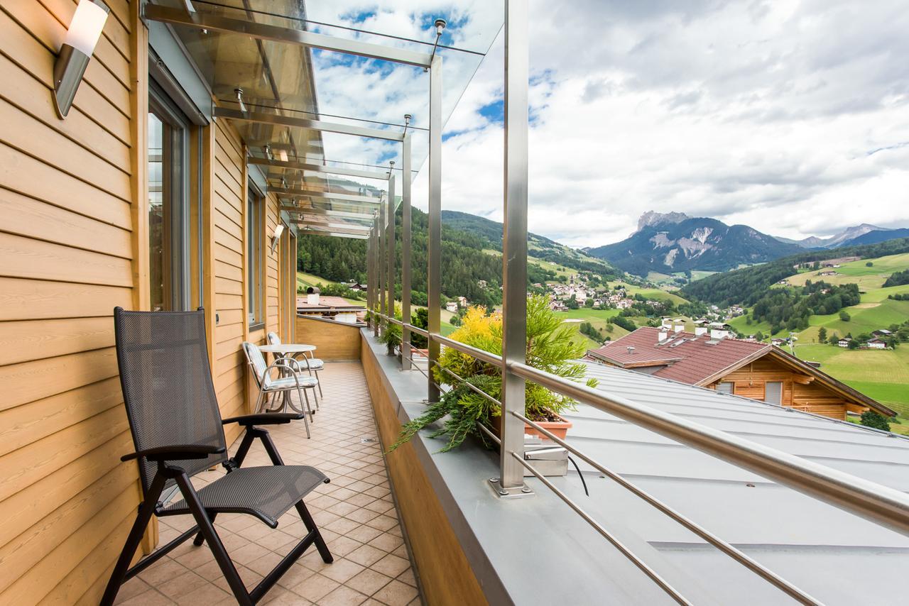 Appartements Sonneck Funes  Exteriör bild