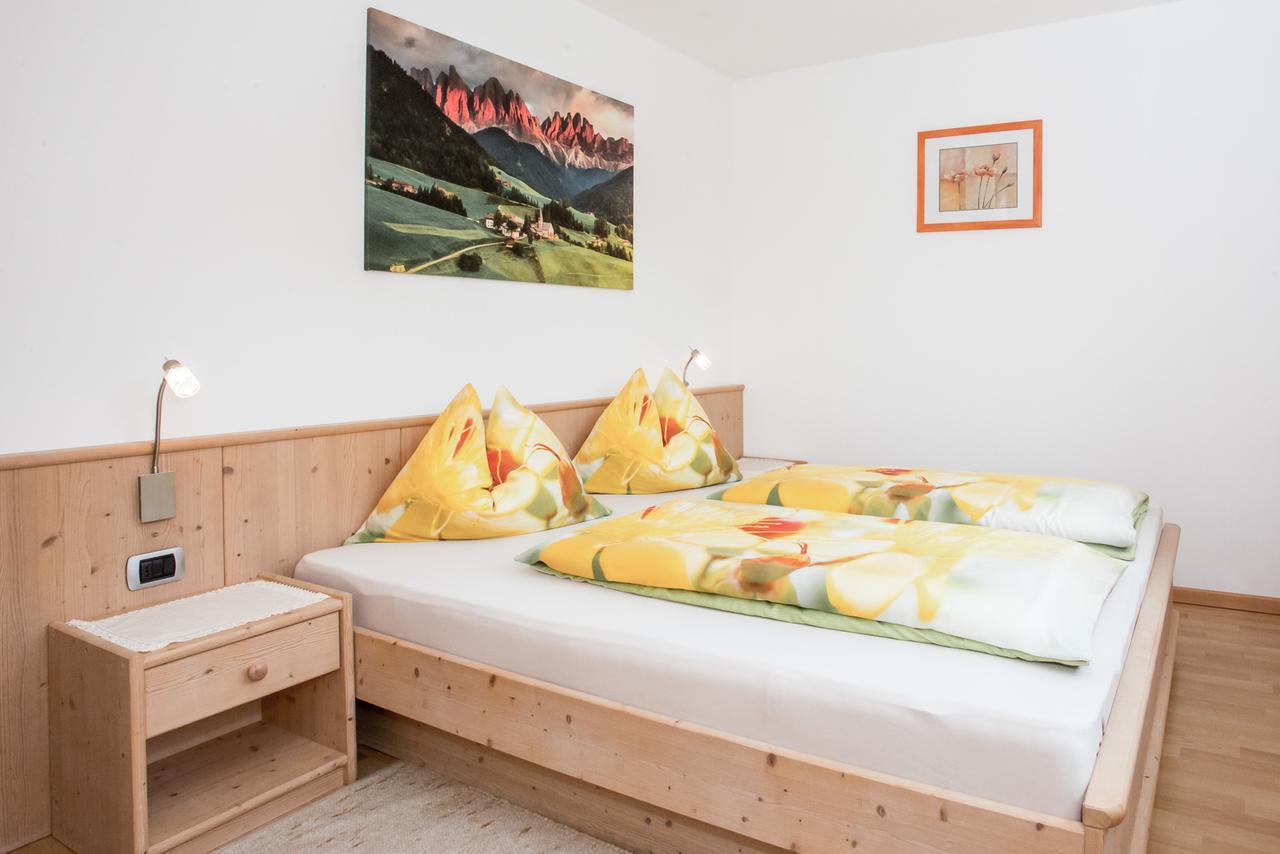 Appartements Sonneck Funes  Exteriör bild