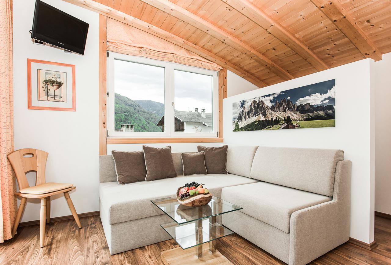 Appartements Sonneck Funes  Exteriör bild